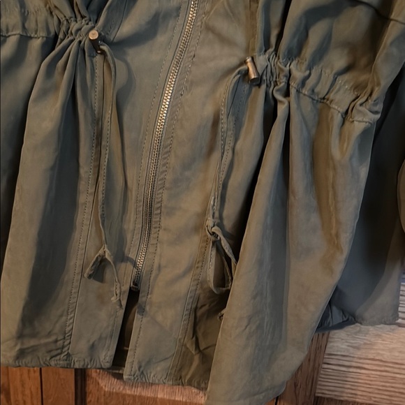 Olive Green Lightweight Jacket - Picture 6 of 7